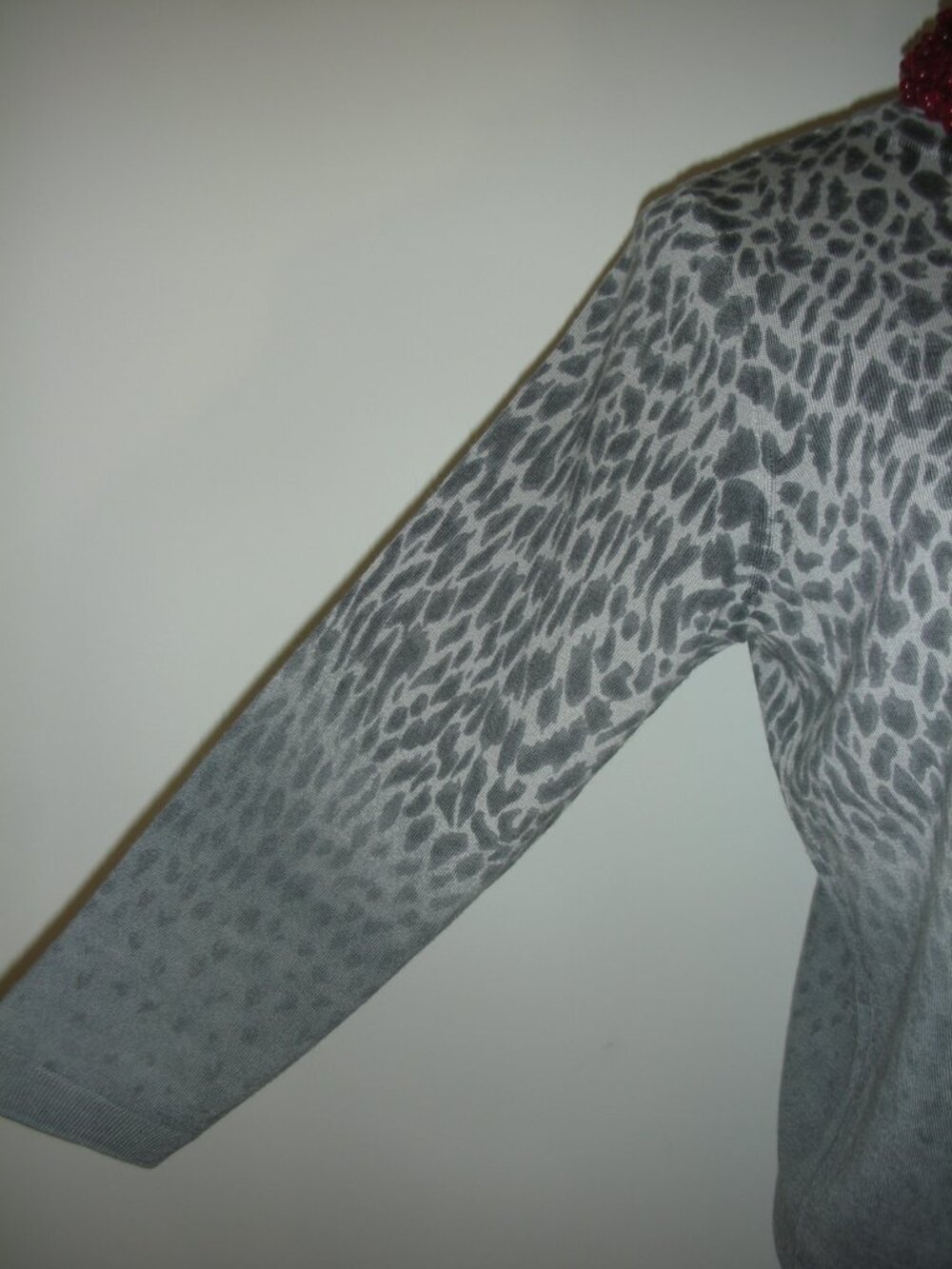 Talbots Pure Merino Wool Gray Ombre Leopard Sweater XL Quiet Luxury Animal Print - Picture 2 of 6